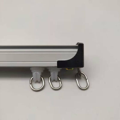 Un buon prezzo. Pista classica della tenda del soffitto di spessore 6.7m di stile 1.2mm senza rumore In linea